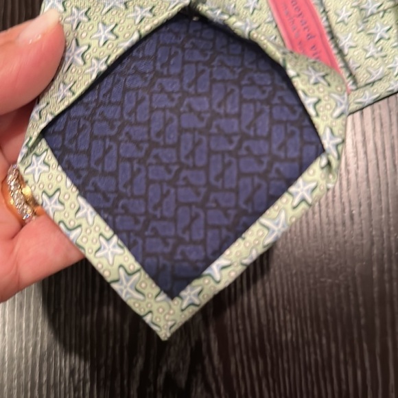 Vineyard Vines Star Fish Silk Tie - Picture 6 of 6